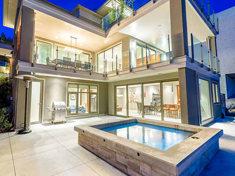 DYG Windows - Folding Doors